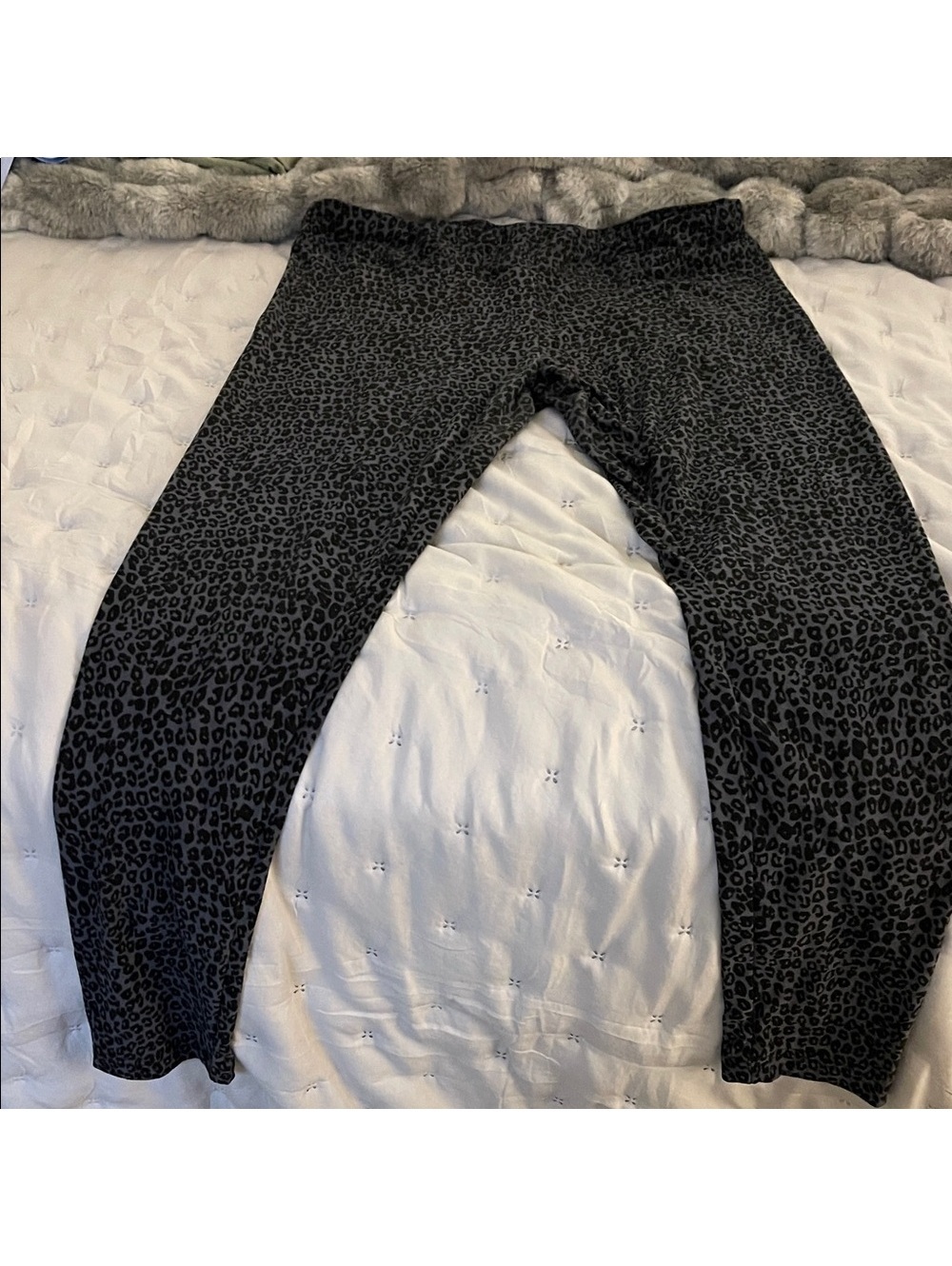 Time and Tru | L | Dark Leopard Print Leggings - Picture 5 of 7